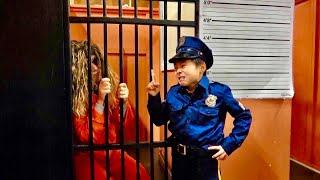 Jail Pretend to be police officers A jailbreak pretend play KOYA and NEMI