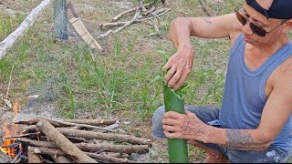 PUCUK UBI DAN IKAN LAJONG MASAK DALAM BULUH ( PANSUH) LAUK MAKAN MALAM BERSAMA KELUARGA //