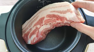 물을 한방울도 넣지 않고 삼겹살을 밥솥에 던졌더니, 맛과 향이 너무 좋았어요 Pork