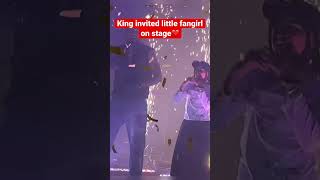 KING invited little Fangirl on Stage in Gurgaon🔥😍 #shortvideo #king #kinglive #liveconcert
