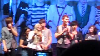 [FANCAM] 110607 U-KISS Showcase - AJ raps for a fan  @ Pavilion Malaysia