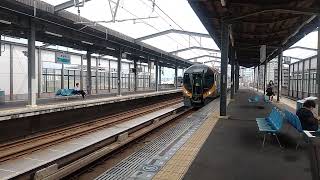 宇多津駅8600系いしづち、しおかぜ連結