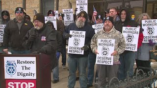 Davenport Public Works union members hold rally as contract negotiations continue