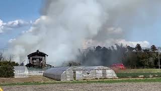 【提供】木造住宅火災　ほぼ鎮圧状態