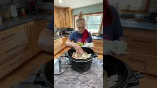 Big Family Cooking~ CROCKPOT BWW CHiCKEN PASTA #bigfamily #dinnerideas #crockpot #justthebells10