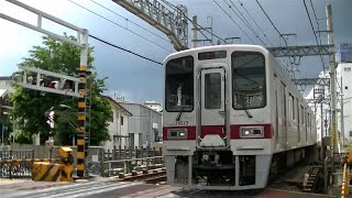 東武30000系31613F+31413F準急池袋行き 下板橋駅前の踏切通過