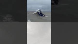 হঠাৎ সমুদ্রের মাঝে কালবৈশাখীর ঝড়ে নৌকা#storm #wind #boat #waves #sea