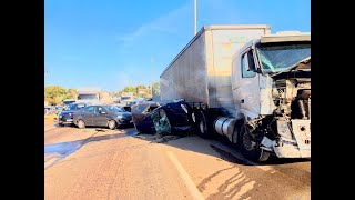 Motorista filma descida de caminhão sem freio que bate em 13 veículos no Anel Rodoviário, em BH