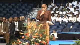 Dorinda Clark-Cole COGIC AIM 2015 in TAMPA FL under the influence of the holy ghost