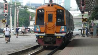 MRTパープルラインシャトル列車 バンソン駅到着 Bangkok MRT Purple Line Shuttle Train