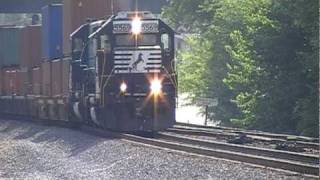 Norfolk Southern i26 NB Intermodal w/ Cool Crew! Austell,Ga 05-01-2011© (16x9)