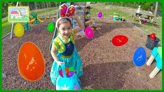 Princess Anna Goes on Big Easter Egg Hunt for Huge Surprise Eggs!