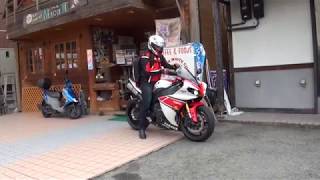 アクラボビッチサウンドを聞け　AKRAPOVIC　友人　陳詔廉　台湾ライダー 　YAMAHA YZF-R1　ヤマハ・YZF-R1　RN24J