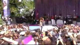 WHITNEY HOUSTON - I´M EVERY WOMAN (LIVE AT CENTRAL PARK) GMA 09-02-09