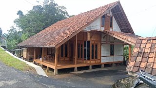 ADA RUMAH PANGGUNG MEWAH, DI DESA