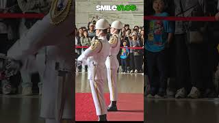 白帥帥海軍「操槍」好帥哦！ 👏👏👏👏👏 #changingoftheguard #honorguards #三軍儀隊 #navy