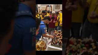 Cake cutting before final departure CSK Winning moments. ❤ #csk #ipl2021 #whistlepodu #msdhoni #kkr