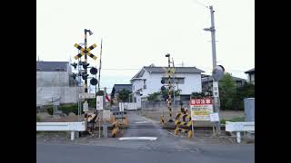 関東鉄道常総線の色々な遮断桿2つの踏切