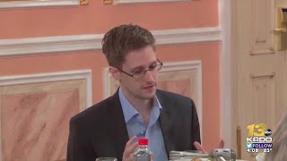 Vladimir Putin grants former NSA contractor Edward Snowden Russian citizenship