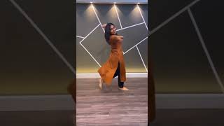 Navrai majhi | Isha surti #shorts #shortsvideo #dancecover #weddingchoreography #easychoreography