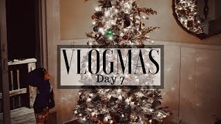 VLOGMAS 7 | DECORATING OUR CHRISTMAS TREE | Isabel Galvin