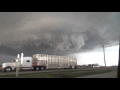 Illinois: une tornade se forme sous ses yeux!