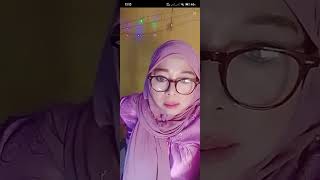 ngintip Tante hijab satin live