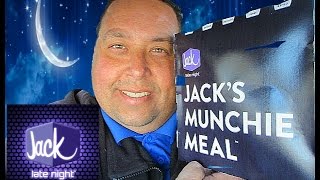 Jack In The Box® Sriracha Curly Fry Munchie Meal Burger REVIEW!