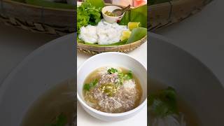 Myanmar rice noodle soup with garlic pepper and fish #shorts  #ရခိုင်မုန့်တီ