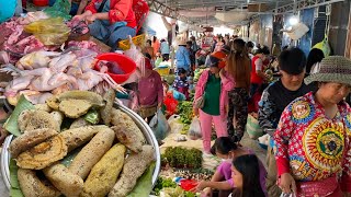 ផ្សារថ្មីបាត់ដំបង ថ្ងៃនេះមនុស្សច្រេីនណាស់ បងប្អូនគាត់មកទិញម្ហូបត្រៀមសែនថ្ងៃចូលឆ្នាំចិន #battambang