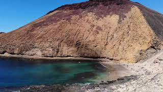 Lanzarote, tierra de volcanes a vista de dron 4K