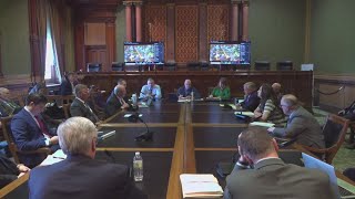 Iowa lawmakers advance bill regarding parental supervision of social media apps