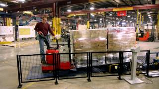 Lantech's Floor Loaded Conveyor and Pallet Truck Ramp System