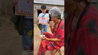 Fed Grandma Her Favorite Chicken🥰❤🐔~ mini wood toy-wood working art skill wood/ hand crafts/ #shorts