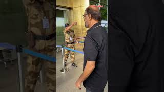 Bollywood Update: #Rajinikanth spotted at the airport. #ytshorts #trending #paparazzi #viral