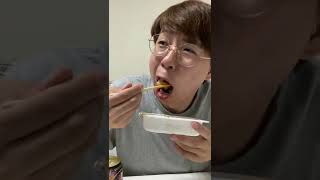 納豆キムチご飯で晩酌する30代フリーター男【阿部の晩酌】＃shorts