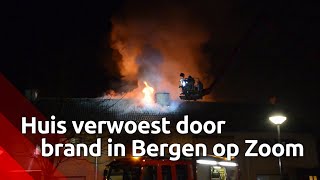 Brand verwoest huis in Bergen op Zoom, bewoners met kerst op straat