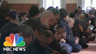 Earthquake survivors find refuge in Turkish mosque