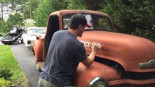 Hand painted block lettering old school demonstrated