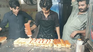 Ande wala Burger 🍔 |  Seen Huge Crowd at Burger shop | Street food Karachi