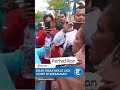 tak sadar diintai warga berujung diringkus polisi emak emak nekat jadi copet di keramaian