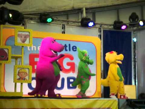 BARNEY THE DINOSAUR LIVE THE CLAPPING SONG the little big club Butlins ...