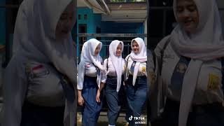 TIKTOK JILBAB ESEMPEH GUNUNG GEDE