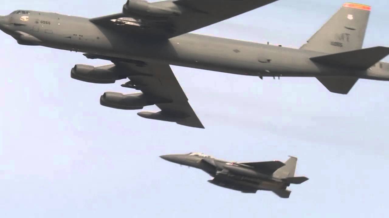 U.S. Flies B-52 Over South Korea - YouTube