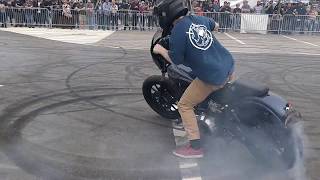 Donuts on an Harley!!! | Stunt Machine | No less Than A Sports Bike|