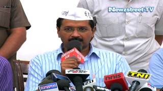 Anjali Damania accuses Kejriwal of Horse Trading, quits AAP