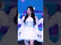 프로미스나인 백지헌 꽃가루를 날려~~