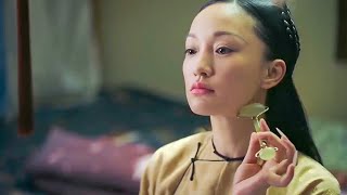 Ruyi relies on the hard jade roller to protect her face! #RuyisRoyalLoveinthePalace