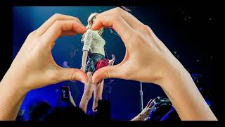 😱Travis Kelce Name Printed on Taylor Swift's Guitar | Is this true or false