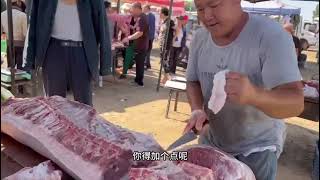 东北农村大集猪肉涨价太快了，猪肉涨价排骨都得排队买，怎么回事